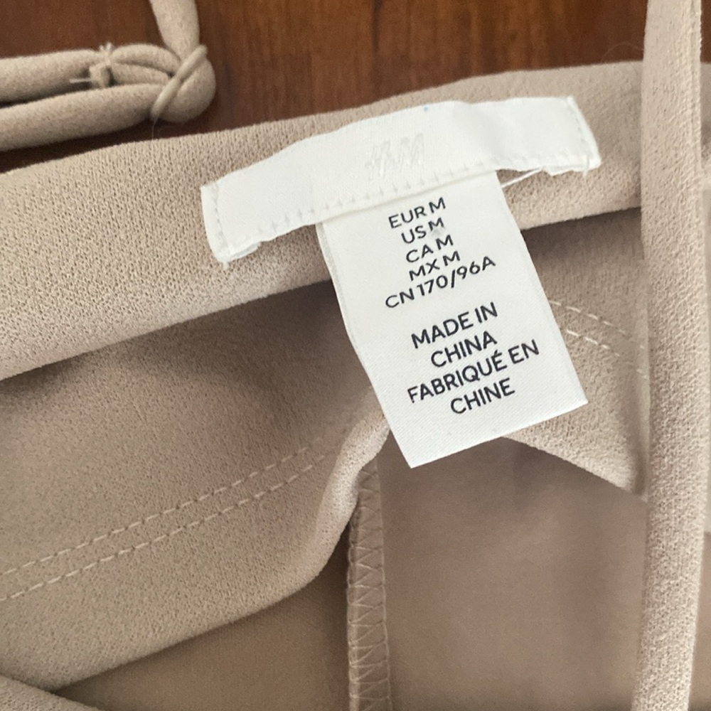 H&M dress in great condition size M - Picture 4 of 6